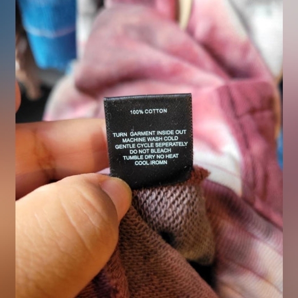 Well Known Studios‎ Tie Dye  SweatshirtLong sleeve Hoodie Kangaroo pouch - Picture 4 of 4